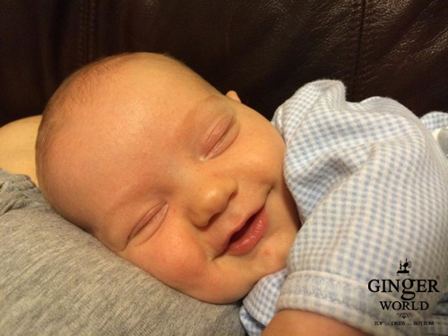 Đáng yêu bộ ảnh trẻ em ngủ với gương mặt tràn đầy hạnh phúc 14