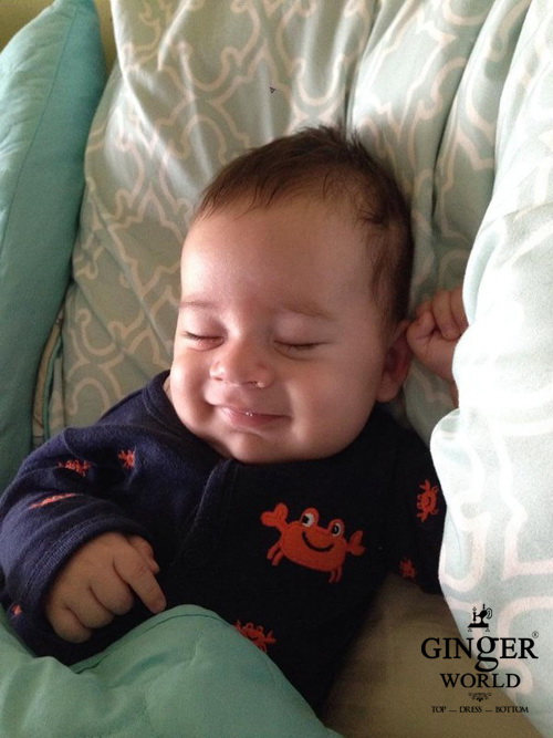 Đáng yêu bộ ảnh trẻ em ngủ với gương mặt tràn đầy hạnh phúc 3
